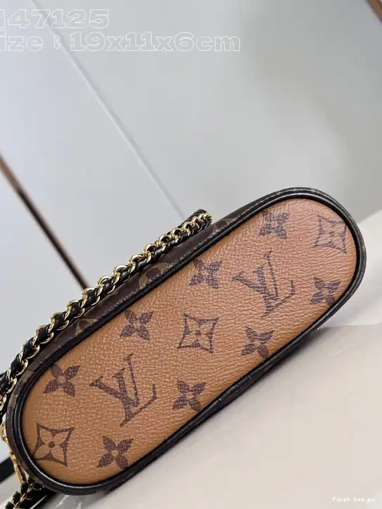 First bag ru Chain x Vanity VUITTON 11.5 Pouch-19 6.5 CM x LOUIS 0429